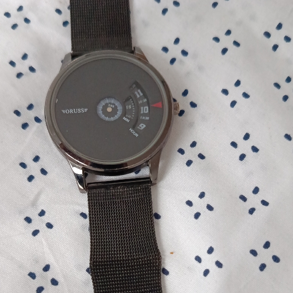 0russ Black Analog Watch